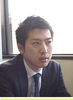 営業部　鎌塚